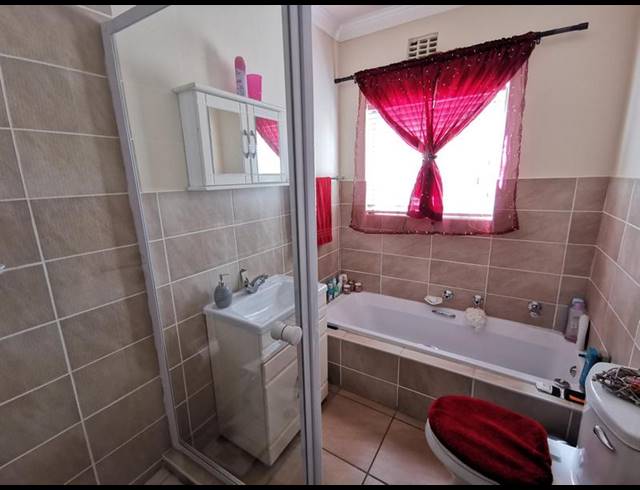 2 BEDROOM PROPERTY TO RENT IN MEYERTON CENTRAL